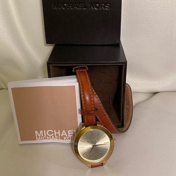 Michael Kors 💯 Authentic - Picture 12 of 13